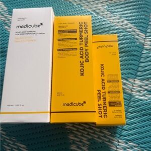 Medicube Kojic Acid Turmeric Brightening Body Cleanser - Yellow